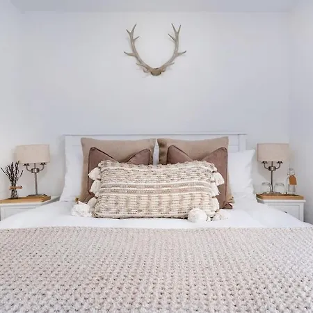 Wharton Cottage, District Retreat *