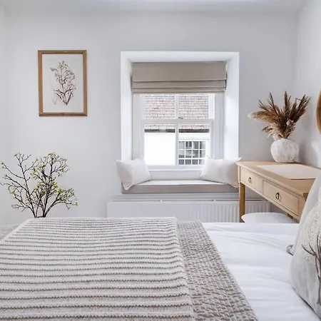 Wharton Cottage, District Retreat